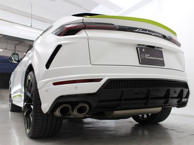 LAMBORGHINI URUS - 10