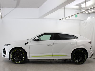 LAMBORGHINI URUS - 7