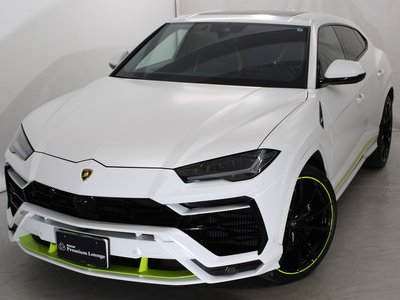 LAMBORGHINI URUS - 5