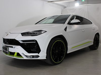 LAMBORGHINI URUS - 6