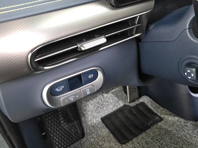 2022 Genesis GV60 — миниатюра 28