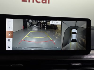 2022 Genesis GV60 — миниатюра 21