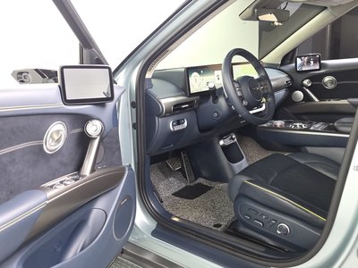 2022 Genesis GV60 — миниатюра 13