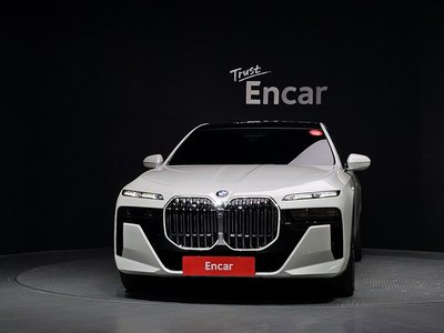 BMW 7 SERIES - 2