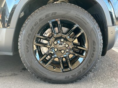 LAND ROVER DEFENDER - 8