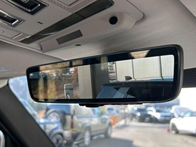 LAND ROVER DEFENDER - 10