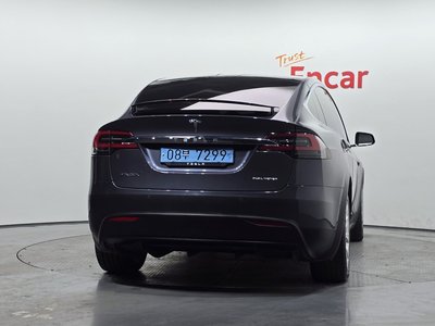 TESLA MODEL X - 4