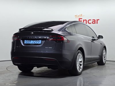 TESLA MODEL X - 3
