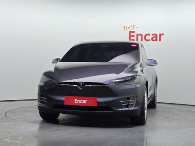 TESLA MODEL X - 2