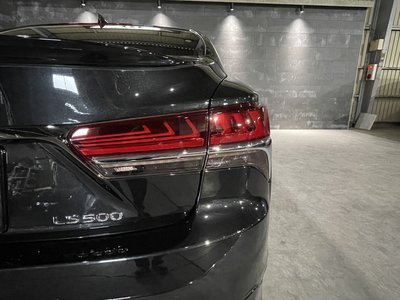 صورة مصغرة 16 لـ 2018 Lexus LS