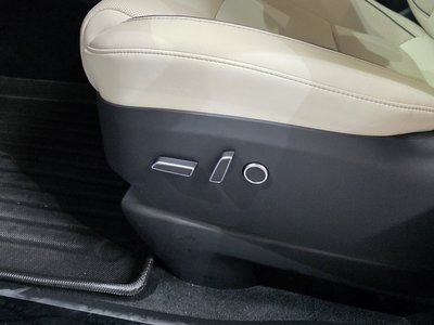 2023 Tesla MODEL X — миниатюра 35