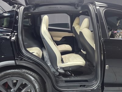 2023 Tesla MODEL X — миниатюра 18