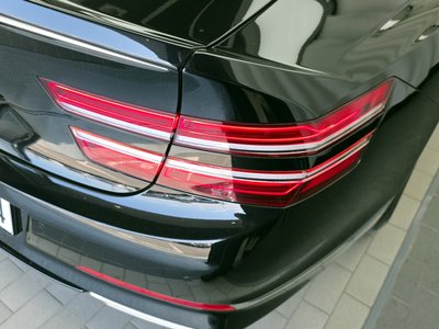 GENESIS G80 (RG3) - 10