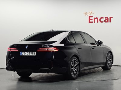 BMW 5 SERIES - 4