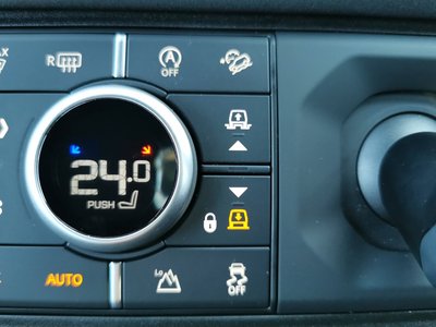 LAND ROVER DEFENDER - 3