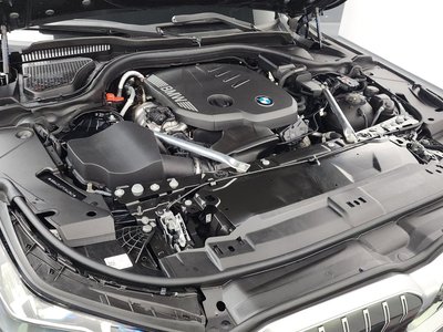 2025 BMW 5 SERIES photo 7