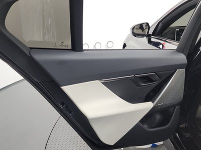 2025 BMW 5 SERIES 缩略图 15