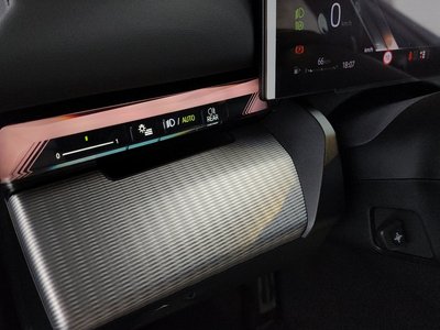 2025 BMW 5 SERIES 缩略图 28