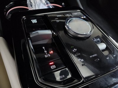 2025 BMW 5 SERIES 缩略图 12