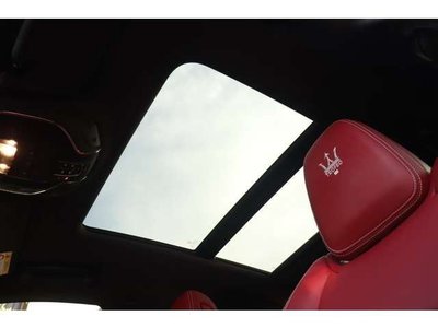 2019 Maserati LEVANTE thumbnail 16