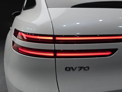 2024 Genesis GV70 photo 10