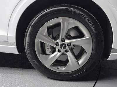 2024 Genesis GV70 photo 8