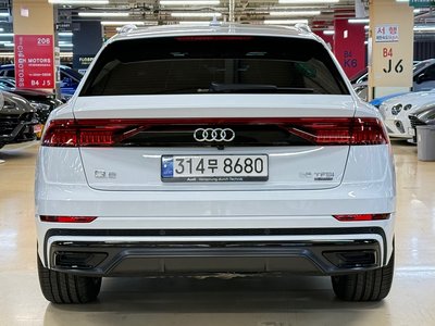 AUDI Q8 - 3
