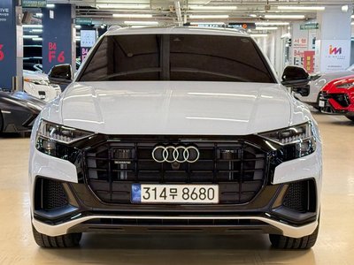 AUDI Q8 - 2
