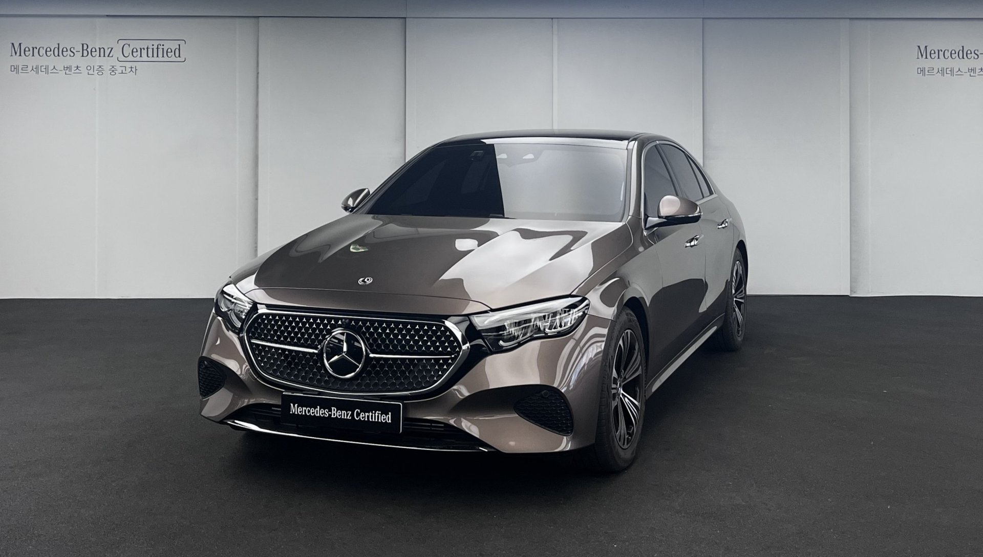 MERCEDES-BENZ E-CLASS - View 1