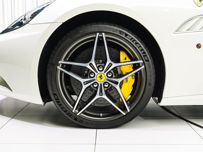 FERRARI CALIFORNIA - 9
