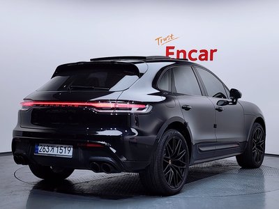 PORSCHE MACAN - 4