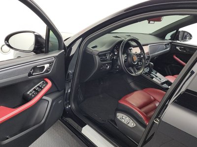 PORSCHE MACAN - 10