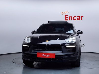 PORSCHE MACAN - 2