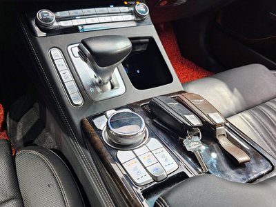 صورة 9 لـ 2021 Genesis G90