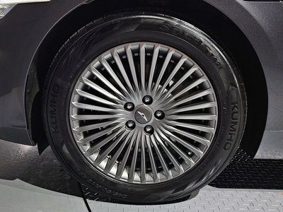صورة 6 لـ 2021 Genesis G90