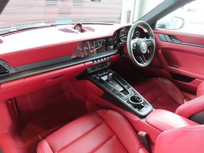 2022 Porsche 911 — миниатюра 38