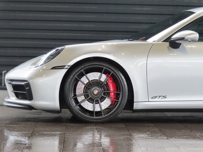2022 Porsche 911 — миниатюра 23
