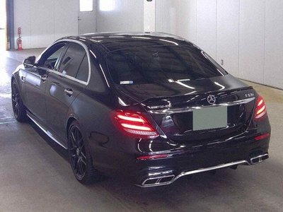 MERCEDES-BENZ E-CLASS - 2