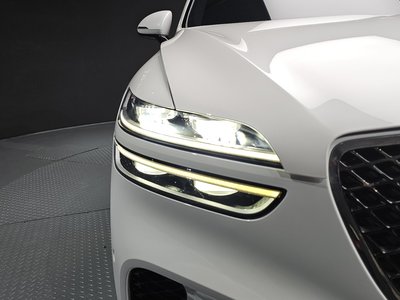 صورة 9 لـ 2022 Genesis GV70