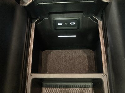 صورة مصغرة 43 لـ 2025 Mercedes-BENZ GLC AMG