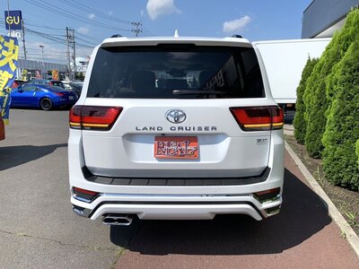 TOYOTA LAND CRUISER 300 - 9