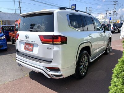 TOYOTA LAND CRUISER 300 - 10