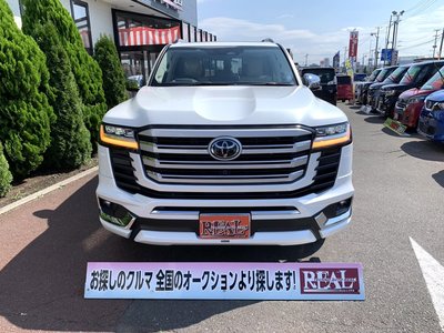 TOYOTA LAND CRUISER 300 - 6