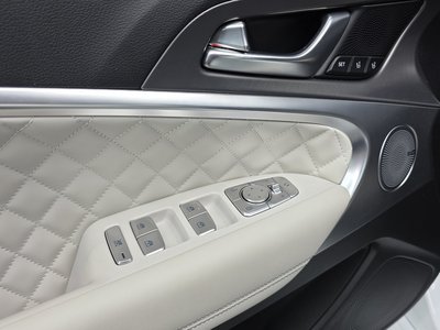 2025 Genesis THE NEW G70 thumbnail 32