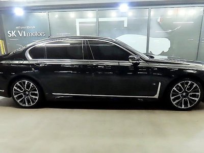 BMW 7 SERIES - 2
