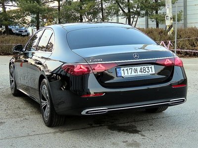 MERCEDES-BENZ E-CLASS - 2