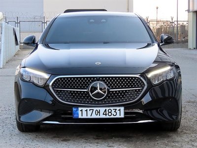 MERCEDES-BENZ E-CLASS - 1