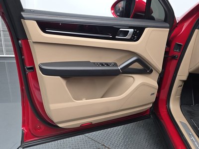 صورة مصغرة 31 لـ 2021 Porsche CAYENNE
