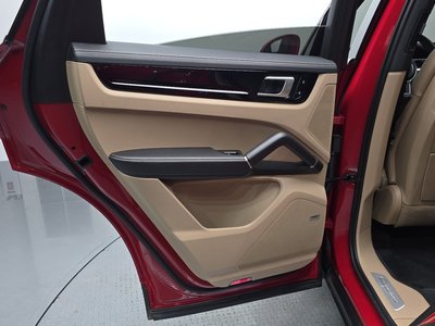 صورة مصغرة 15 لـ 2021 Porsche CAYENNE