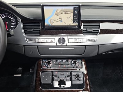2013 AUDI A8 — миниатюра 13